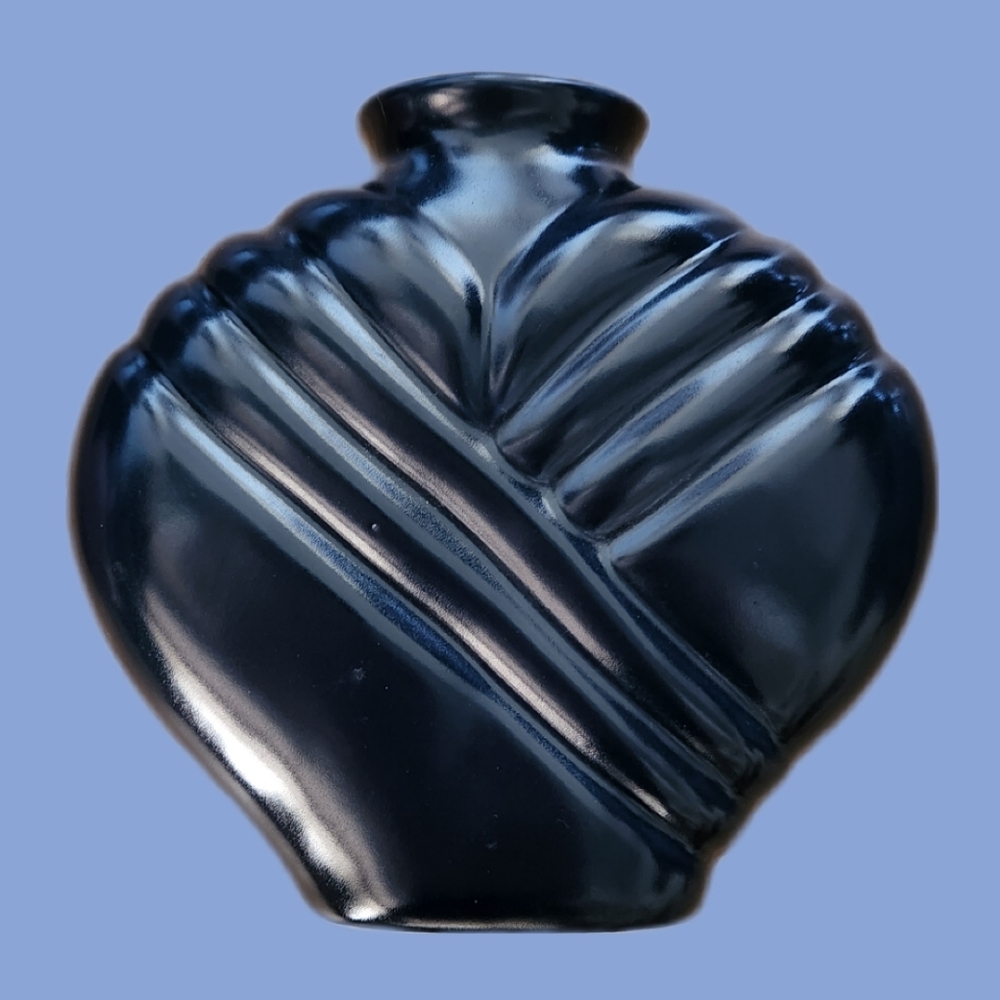 90s does Art Deco vintage vase
